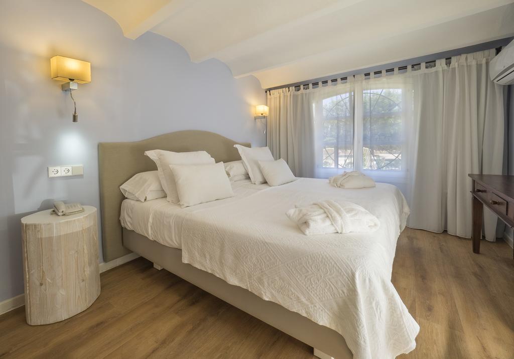 Hotel Protur Residencia Son Floriana à Cala Bona  Extérieur photo